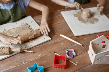 Kreatywność i pasja zamiast kolejnych zabawek – podaruj dziecku niezapomniane wrażenia